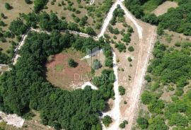 Prostrano zemljište sa projektom u središnjoj Istri, Svetvinčenat, Terreno