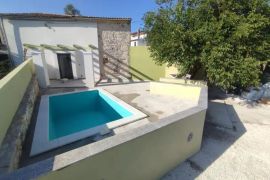 PRILIKA! Simpatična kamena kuća sa bazenom, Svetvinčenat, okolica, Istra, Svetvinčenat, Maison