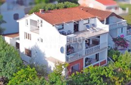 Orebić, apartmanska kuća s fantastičnim pogledom na Korčulu, Orebić, Famiglia
