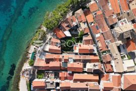 Stari grad Korčula, kamena kuća, prvi red do mora, Korčula, Famiglia