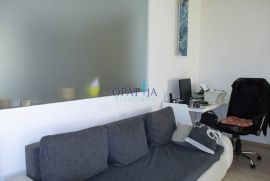 Srdoči, ekskluzivan stan od 107,90 m2 s lođom, Rijeka, Wohnung