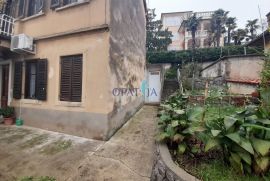 OPATIJA - samostojeća kuća s okućnicom, Opatija, Casa