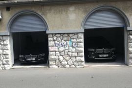 PEĆINE - Predivan stan od 107 m2 s dvije garaže i okućnicom!, Rijeka, Stan