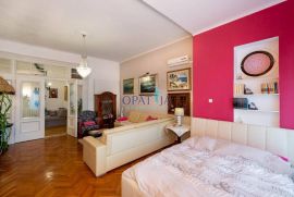 PEĆINE - Predivan stan od 107 m2 s dvije garaže i okućnicom!, Rijeka, Flat