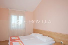 Vila, Istra, Premantura, 13 apartmana sa predivnim pogledom na more, Medulin, Ev