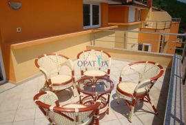 OPATIJA - Dvoetažni stan, 3S+DB, garaža, vrt i prekrasan pogled na more!, Opatija, Flat