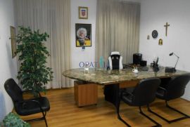 Najam poslovnog prostora u centru Rijeke, nekadašnji odvjetnički ured, Rijeka, العقارات التجارية