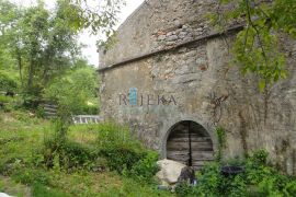 Imanje sa starinom te pomoćnim objektom na području Opatijske rivijere, Opatija - Okolica, بيت