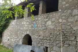 Imanje sa starinom te pomoćnim objektom na području Opatijske rivijere, Opatija - Okolica, Дом