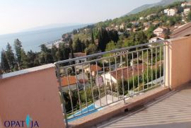 Ičići - prekrasna villa sa 7 stanova udaljena 200 m od plaže, Opatija - Okolica, Kuća