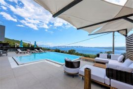 Crikvenica - luksuzna villa sa infinity bazenom i pogledom na more!, Crikvenica, Casa