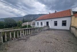 Tribalj, kuća,gospodarska zgrada, prostrana okućnica i oranica, Vinodolska Općina, Haus