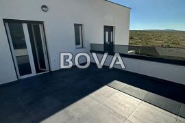 Villa 167 m2 – Rovanjska *Prvi red do mora* (ID-2318), Jasenice, Kuća