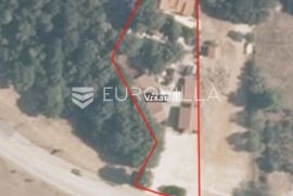 Istra, Vrsar, 1917m2 građevinska parcela u poslovnoj namjeni \