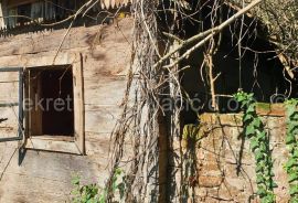 NARTA- drvena tradicijska kuća i zemljište, Štefanje, Дом
