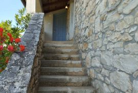 Prekrasna kamena kuća s prostranom okućnicom, Bale, Istra, Bale, Famiglia