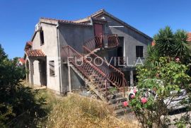 Čiovo, samostojeća kuća u blizini mora, Trogir, Famiglia