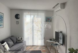 OTOK KRK, MALINSKA - Trosobni apartman s okućnicom, Malinska-Dubašnica, Διαμέρισμα