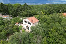KRK, DOBRINJ - samostojeća kuća 135m2 s pogledom na more + okoliš 150m2, Dobrinj, بيت