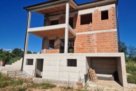KANFANAR - Kuća u roh-bau fazi izgradnje na odličnoj lokaciji, Kanfanar, Casa
