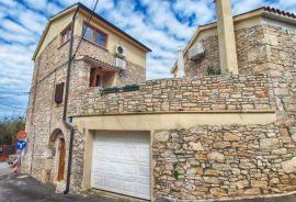 Kamena kuća u centru Medulina, Istra, Medulin, بيت