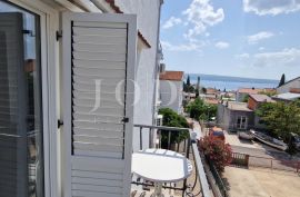 Selce apartmanska villa s pogledom na more, Crikvenica, Maison