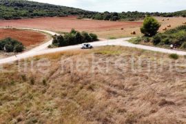 Istra,Volme - Prodaja zemljišta u T1-T2 Zoni udaljenog 590m do mora !, Medulin, Tierra