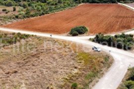 Istra,Volme - Prodaja zemljišta u T1-T2 Zoni udaljenog 590m do mora !, Medulin, Zemljište
