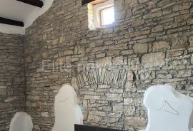 Čabrunići - kamena kuća - novogradnja na starini, Svetvinčenat, Famiglia