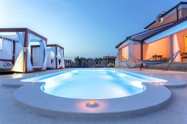 Medulin - predivna villa od 320 m2 sa bazenom, Medulin, Kuća