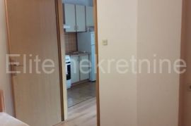 Crikvenica - prodaja dva apartmana, odlična lokacija !, Vinodolska Općina, Apartamento