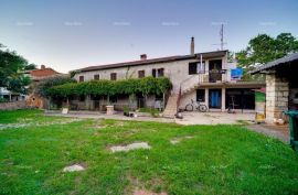 Kuća Stara kamena kuća u Istri, Buje, 5km od mora, Buje, Дом