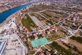 Prodaje se atraktivno građevinsko zemljište u Metkoviću, RH, EU, Metković, Arazi