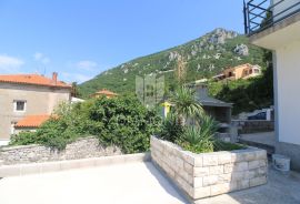 Istočna Istra, odlična apartmanska kuća na moru, Kršan, Casa