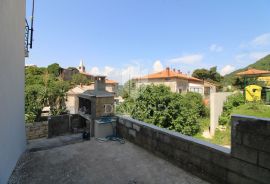Istočna Istra, odlična apartmanska kuća na moru, Kršan, بيت