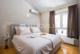 Istra, Pula, najam prekrasnog stana s dvije spavaće sobe u centru grada, Pula, Διαμέρισμα