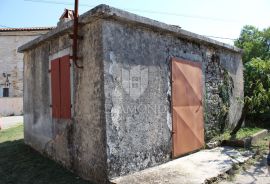 Istra, okolica Barbana, kamena kuća za adaptaciju,, Barban, Casa
