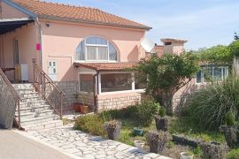 Simpatična kuća sa bazenom u okolici Marčane, Istra, Marčana, Kuća