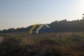 ROVINJ - poljoprivredna parcela sa kućicom!, Rovinj, أرض