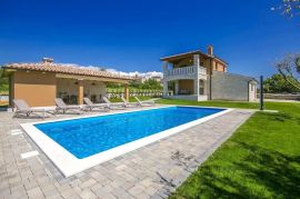 Predivna villa sa bazenom i velikom okućnicom, Poreč, Istra, Poreč, Casa