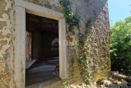 ISTRA, OPRTALJ - Kamena starina s panoramskim pogledom na zelenilo, Oprtalj, Kuća