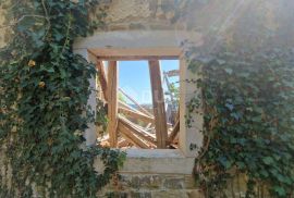 ISTRA, OPRTALJ - Kamena starina s panoramskim pogledom na zelenilo, Oprtalj, Kuća