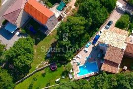 KRK, prekrasna kamena kuća  s bazenom, Dobrinj, Maison
