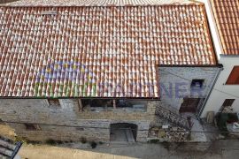 Kućica iz bajke u blizini Motovuna, Motovun, بيت