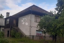 Kuća za adaptaciju u centru Gomirja, Vrbovsko, Kuća