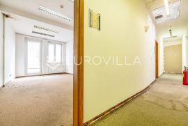 Trg Bana Jelačića stambeni/poslovni prostor 196m2 + podrum 40m2, Zagreb, Wohnung
