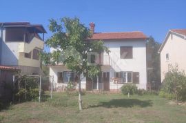 ISTRA, PULA Obiteljska kuća + građevinsko zemljište 434 m2!!!, Pula, بيت