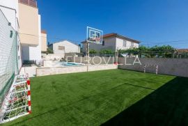 Okolica Splita, Kaštela, prekrasna vila s bazenom 40m od mora, Kaštela, Kuća