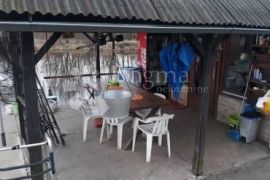 Ribnjak sa kućom,vocnjakom i placom 38 880 m²,mjesto Šag,okolica Osijeka, Valpovo, Kuća