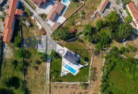 Vila s bazenom u središnjoj Istri, Svetvinčenat, بيت